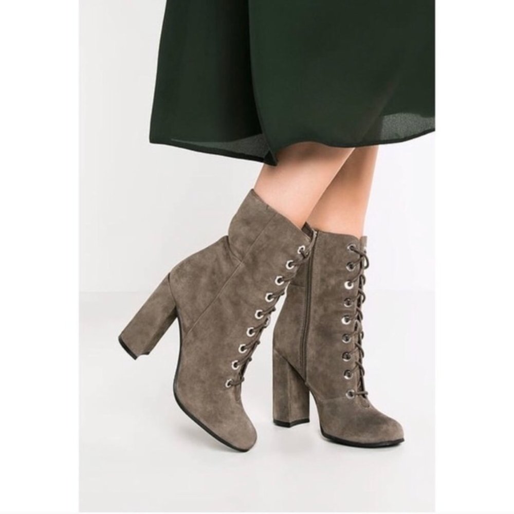 Vince Camuto Teisha Lace Up Booties Grey suede 6.5